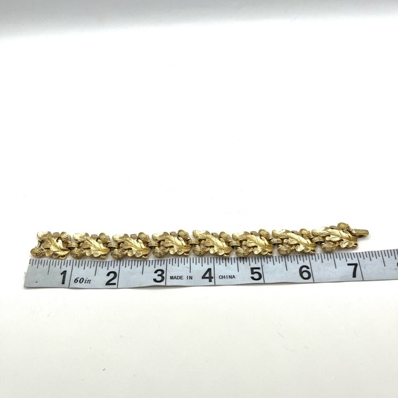 Vintage Crown Trifari Acorn and Oak Leaf Bracelet Earrings Set Alfred Philippe - Picture 11 of 14